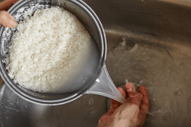 Rincer des aliments comment dessaler un plat